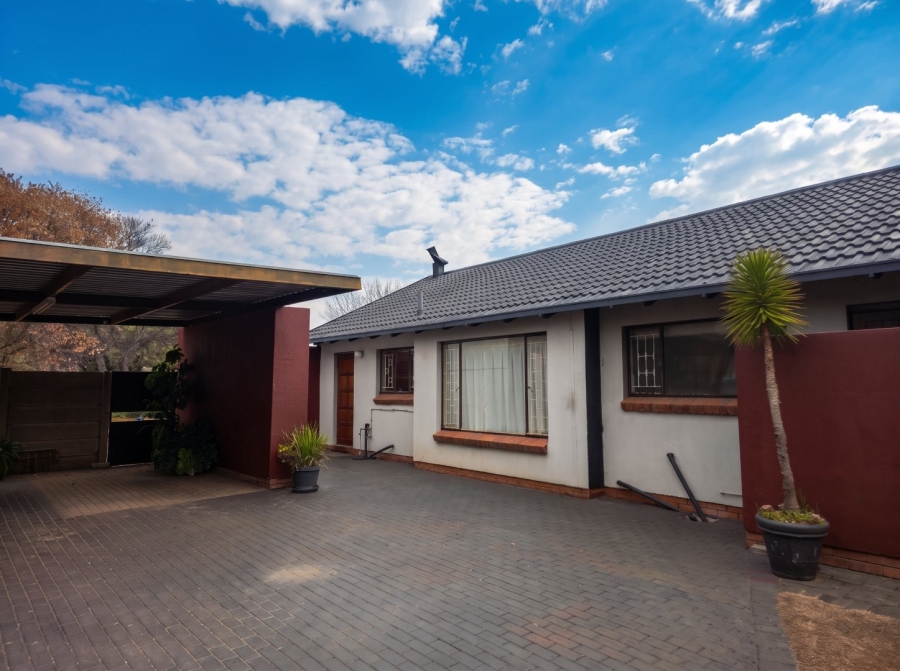 3 Bedroom Property for Sale in Pellissier Free State